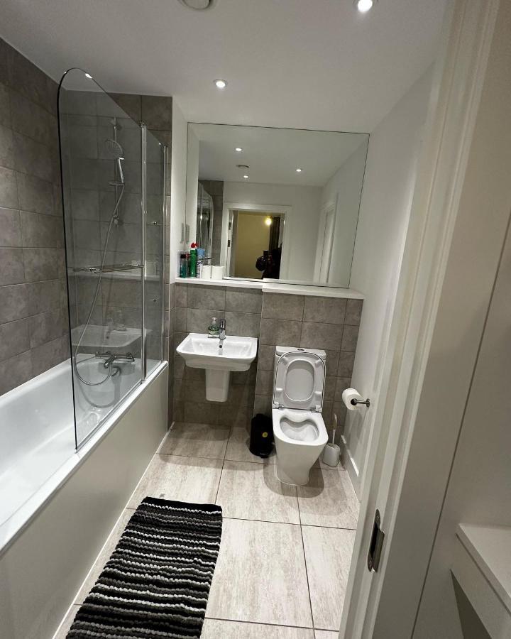 Luxury 2 Bedrooms Apartment Barking  Exterior photo