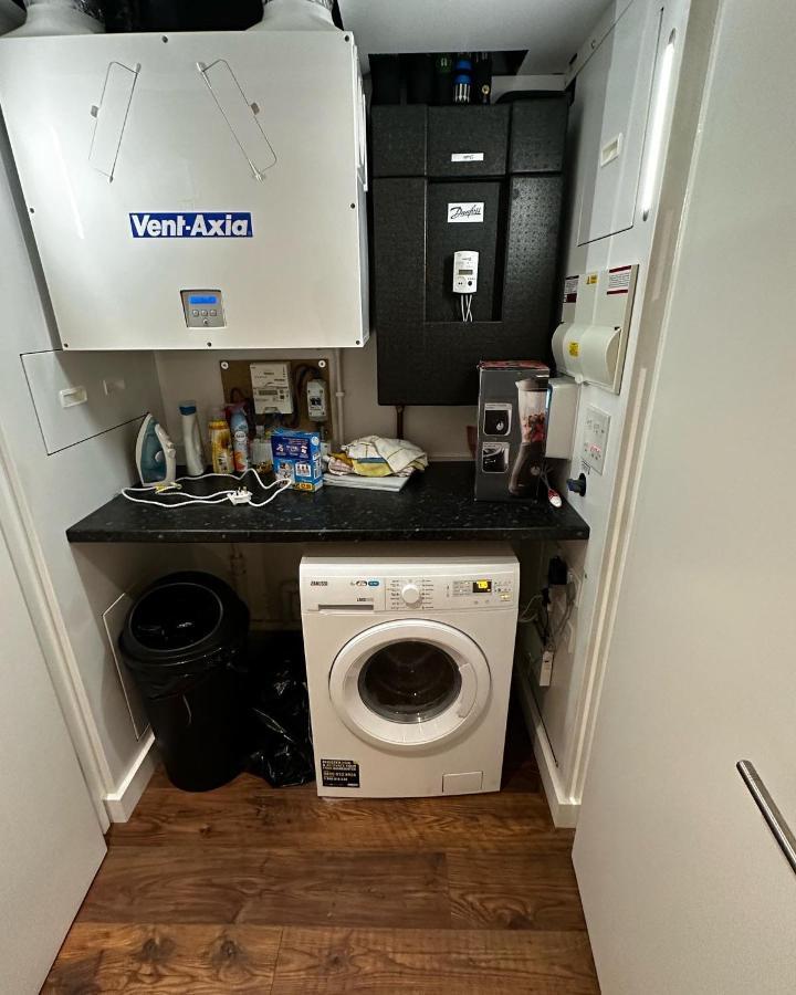Luxury 2 Bedrooms Apartment Barking  Exterior photo