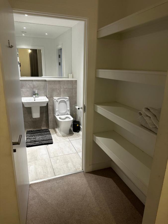 Luxury 2 Bedrooms Apartment Barking  Exterior photo